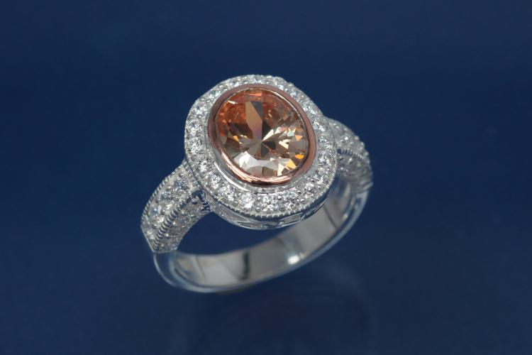 Ring 925/- Silber mit weißen Zirkonia rund und ovalen champagner farbenen Zirkona als Mittelstein, Weite 57