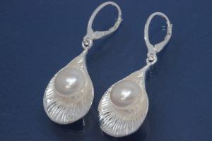 Earring Leaf and Pearl 925/- Silver polished, approx size high 45,5mm incl.leverback, wide 18,0mm, with FW-Pearl approx size Ø9,5mm,