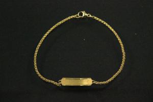 Shield bracelet matt 333/- solid with cable chain approx. Dimensions length 19.0cm, width Ø1.7mm, shield 25x5.3x0.6mm